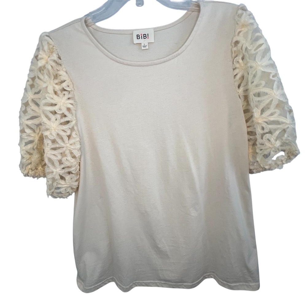 Cream Colored Lace Puffed Sleeve Ladies’ Top-Size Large